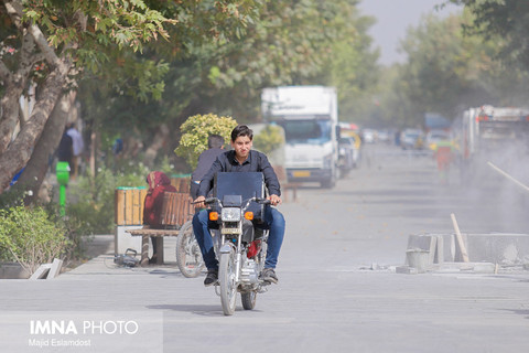 گرد و غبار گریبانگیر شهرهای شمالی اصفهان است