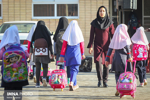 عملیاتی شدن برنامه "مدرسه محوری" در مدارس اصفهان