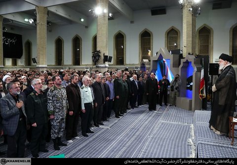روح مجاهدت و شکست‌ناپذیری ملت ایران در روایت دفاع مقدس متبلور باشد