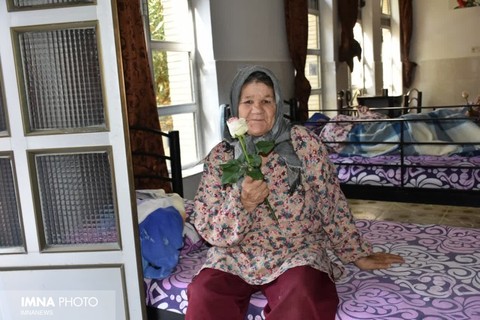 خدمات بهزیستی ایران به سالمندان در شرایط کرونا قابل توجه است