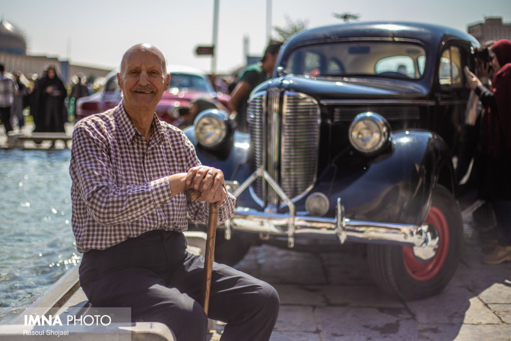 Danish classic cars on parade in Isfahan