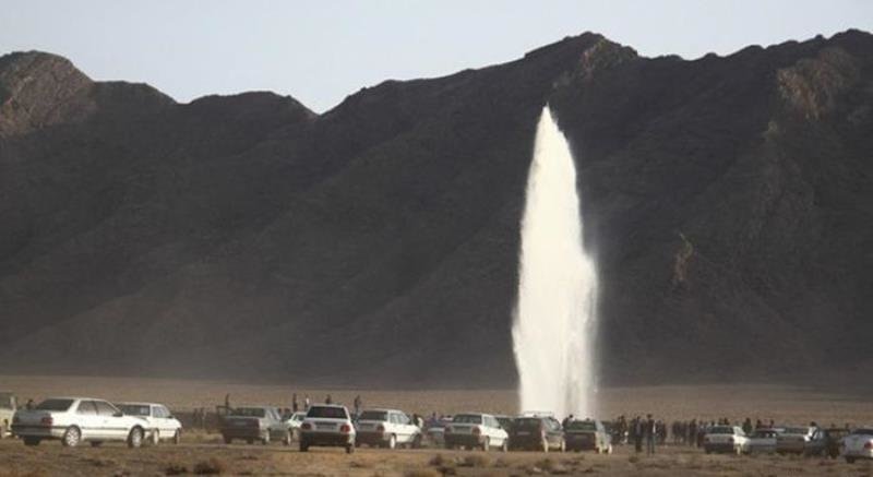 تخریب یکی از  حوضچه‌های خط انتقال آب اصفهان به یزد