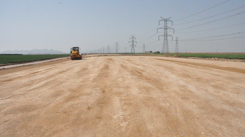 پیشرفت ۳۰ درصدی عملیات خاکی کنار گذر شهر خوانسار