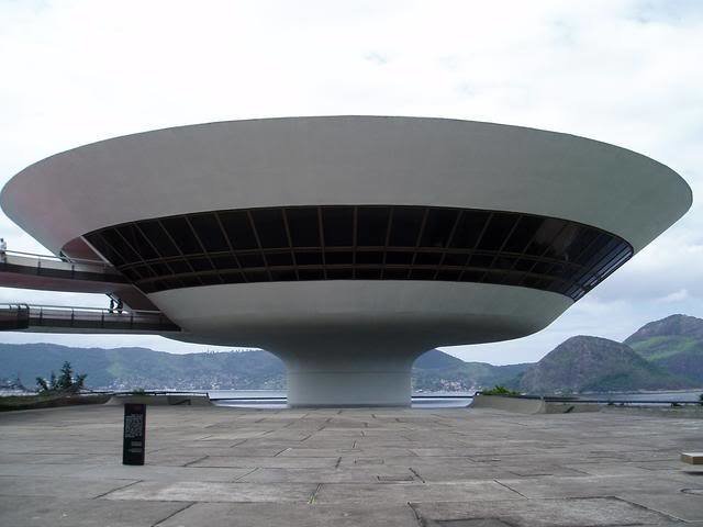 موزه بشقابی شکل برزیل، گنجینه‌ای از آثار بهترین هنرمندان جهان