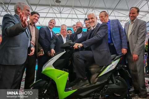 افتتاح نخستین خط تولید و شماره‌گذاری انبوه موتورسیکلت‌های برقی