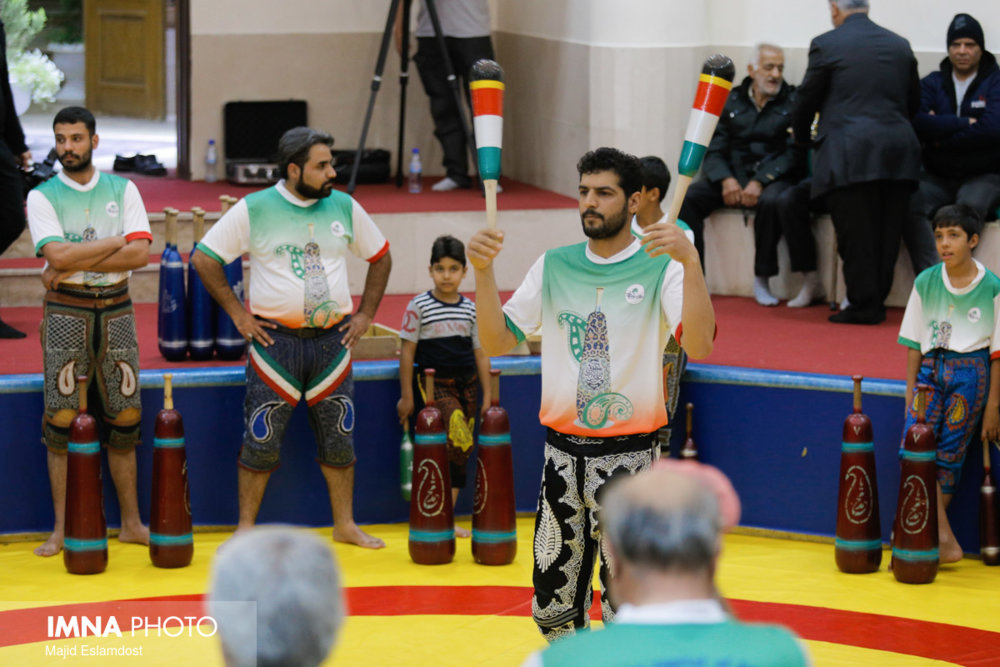 بزرگداشت هفته ورزش زورخانه‌ای و فرهنگ پهلوانی در منطقه ۱۲ اصفهان
