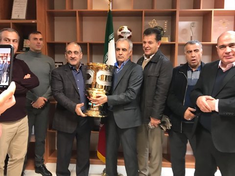جام قهرمانی سوپرجام بعد از ۱۱۸ روز به دست پرسپولیس رسید