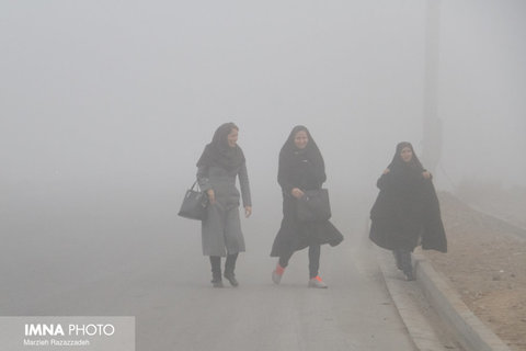  اصفهان در مه