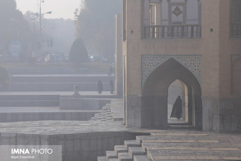 اصفهان در مه