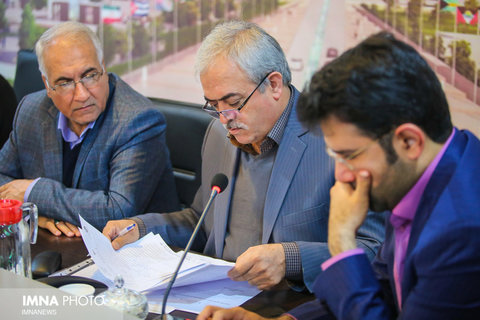 جلسه بررسی روند پیشرفت پروژه‌های عمرانی شاخص اصفهان