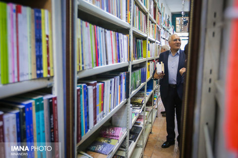کتابگردی شهردار اصفهان به مناسب هفته کتابخوانی