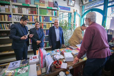 کتابگردی شهردار اصفهان به مناسب هفته کتابخوانی