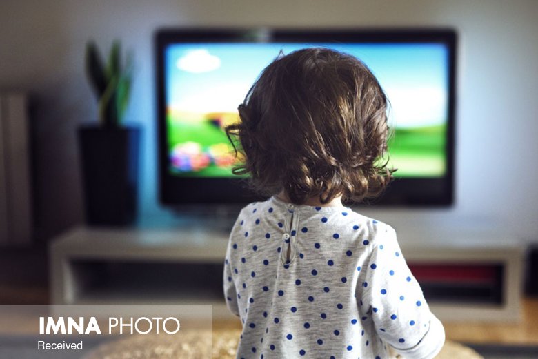 اثرات سوء تماشای زیاد تلویزیون برای کودکان