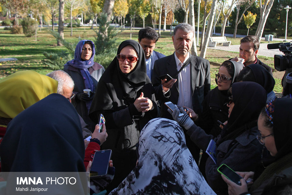 بازدید خبرنگاران اصفهان از پارک‌ها و فضای سبز شهر
