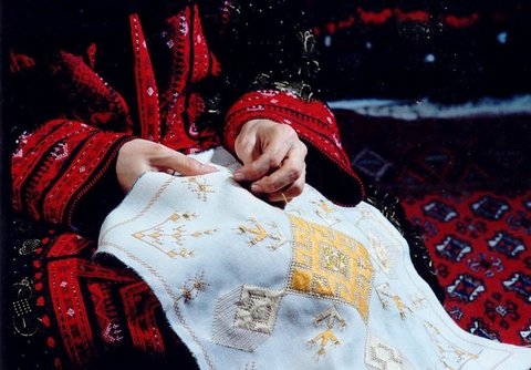 سوزن دوزی هنری زیبا در بلوچستان
