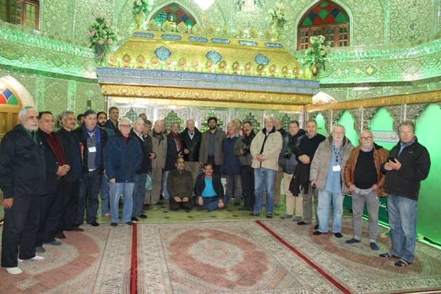 اصفهان را با نوشتن مطالب واقعی به مردم اروپا می‌شناسانیم