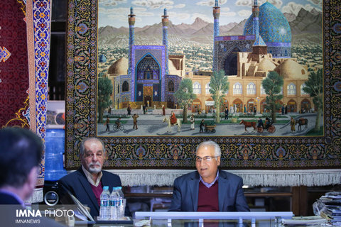 دیدار شهردار با طراحان و تولیدکنندگان فرش دستباف اصفهان