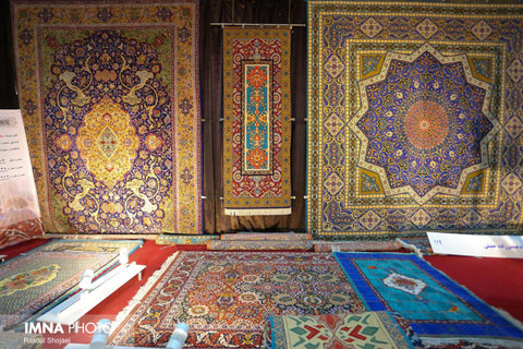 توسعه صنعت فرش اصفهان به اتحاد تشکل‌ها نیاز دارد