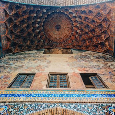 رفع تصرف و آزاد سازی بخشی از سردرقیصریه 