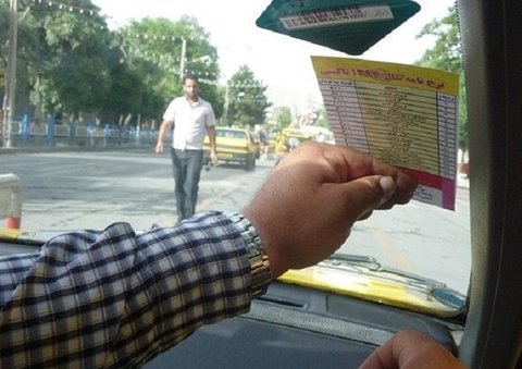 توزیع و نصب نرخ‌نامه‌ تاکسی‌های درون‌ شهری سمنان