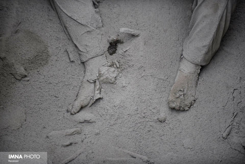 جسد پوشیده شده از خاکستر آتشفشان در گواتامالا