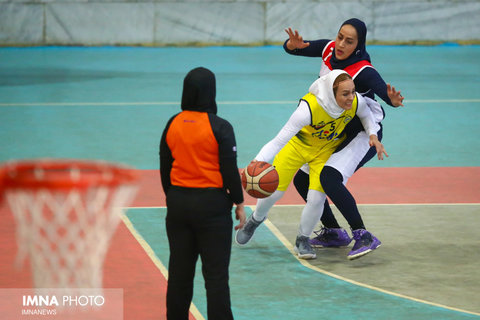 بسکتبال بانوان نامی نو و پاز تهران
