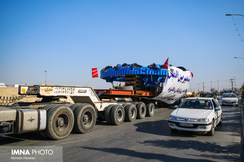 ورود کاترهد ۶۰ تنی ماشین‌های حفار خط دوم قطارشهری به اصفهان