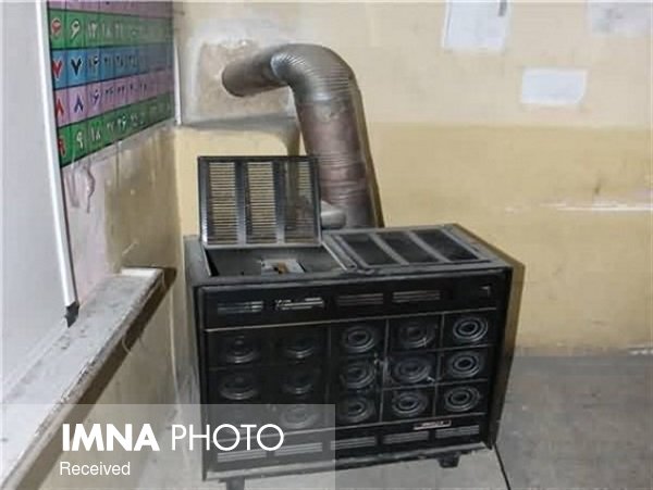 ۱۲۰۰ کلاس درس در اصفهان با بخاری نفتی گرم می‌شود