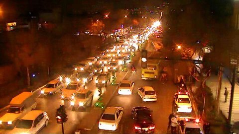 ترافیک سنگین در خیابان حکیم‌نظامی همزمان با آغاز سال نو میلادی 