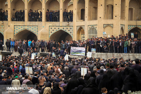 امینی: دولت، اصفهان را به سخره گرفته است