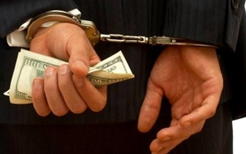 دستگیری قاچاقچی ارز در فرودگاه اصفهان 