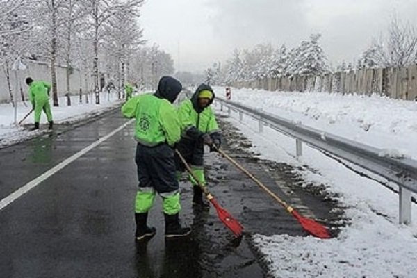 تقدیر حناچی از خدمات عوامل شهرداری تهران و راهور در زمان بارش برف