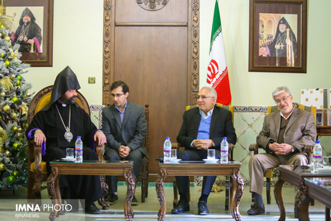  مدیران شهری با اسقف اعظم ارامنه اصفهان دیدار کردند