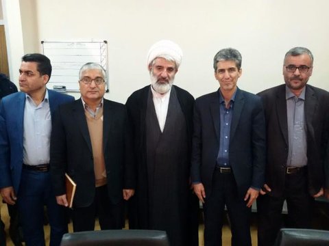 انتقاد بخشدار بادرود از مسئولان آموزش و پرورش استان اصفهان