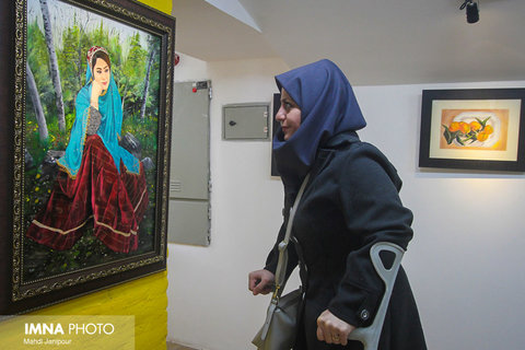 افتتاح نمايشگاه آثار نقاشی معلولين اصفهان در عمارت هنرمند