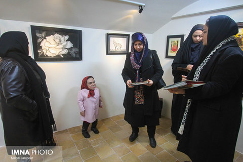 افتتاح نمايشگاه آثار نقاشی معلولين اصفهان در عمارت هنرمند