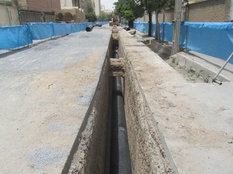 اجرای ۳۰۰ کیلومتر لوله‌گذاری آب و فاضلاب در استان اصفهان