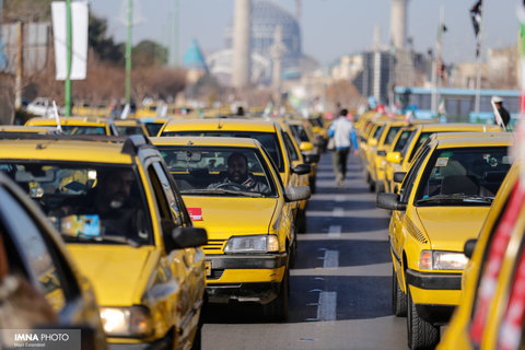توزیع لاستیک رایگان بین ۱۱۵۰ راننده تاکسی شهر اصفهان
