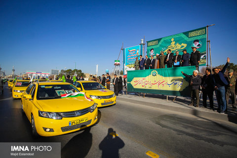 ۱۵۰۰ تاکسی به استقبال بهار انقلاب رفتند