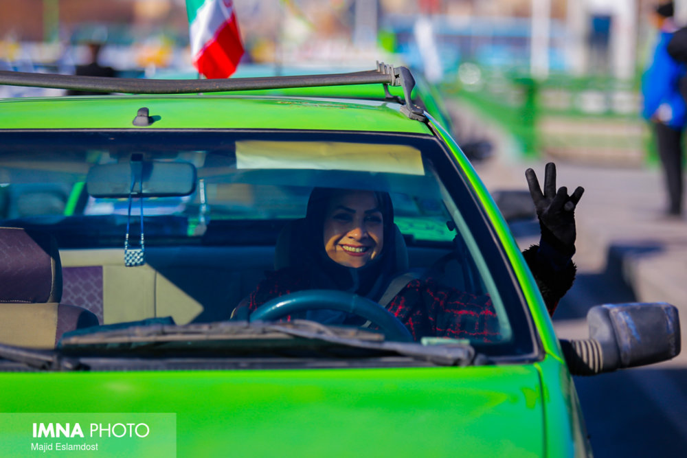 نرخ کرایه تاکسی‌های اصفهان ۲۵ درصد افزایش یافت/ برچسب قیمت بر تاکسی‌ها نصب می‌شود