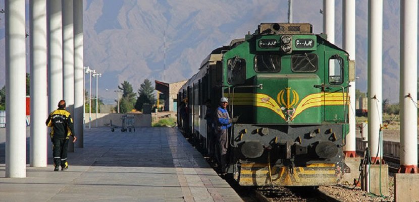 اولین قطار ترانزیتی پاکستان-ترکیه از طریق ریل ایران راه‌اندازی شد