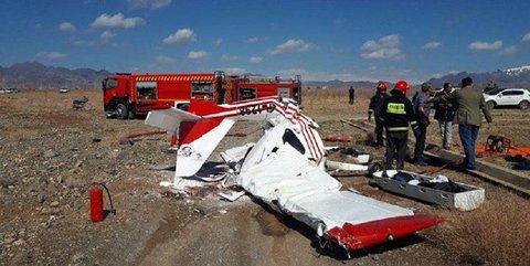 سقوط هواپیمای آموزشی در کاشمر/۲ نفر جان خود را از دست دادند