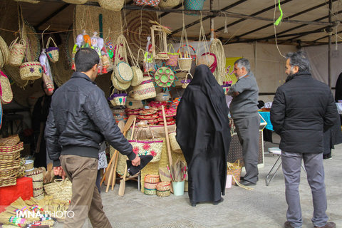 نمایشگاه بزرگ سوغات و هدایا در میدان امام علی (ع)