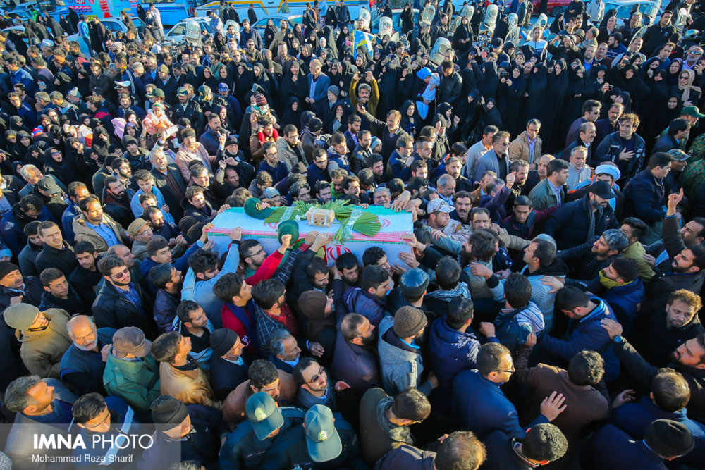 تشییع و تدفین پیکر ۳ شهید مدافع امنیت وطن در شهر درچه