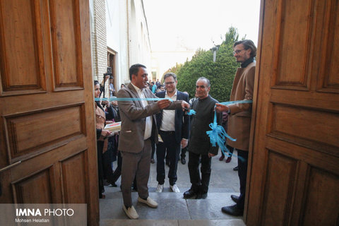 افتتاح نمایشگاه "کرنش به حافظ"