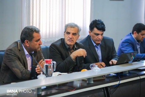 جلسه روند پیشرفت پروژه مرکز همایش ها و بازدید شهردار اصفهان از پروژه احیای چهارباغ