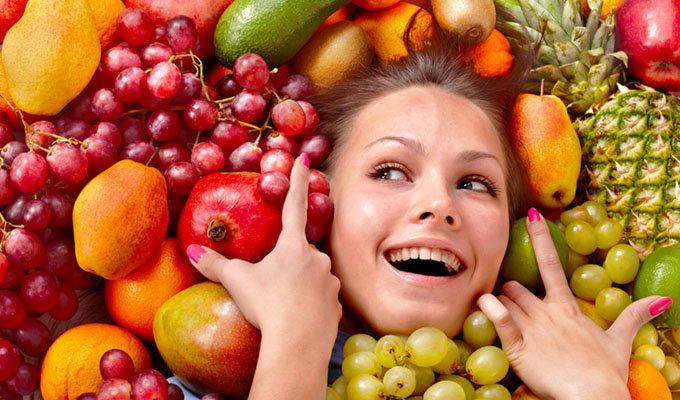 برای جوان‌سازی پوست چه میوه‌هایی بخوریم؟