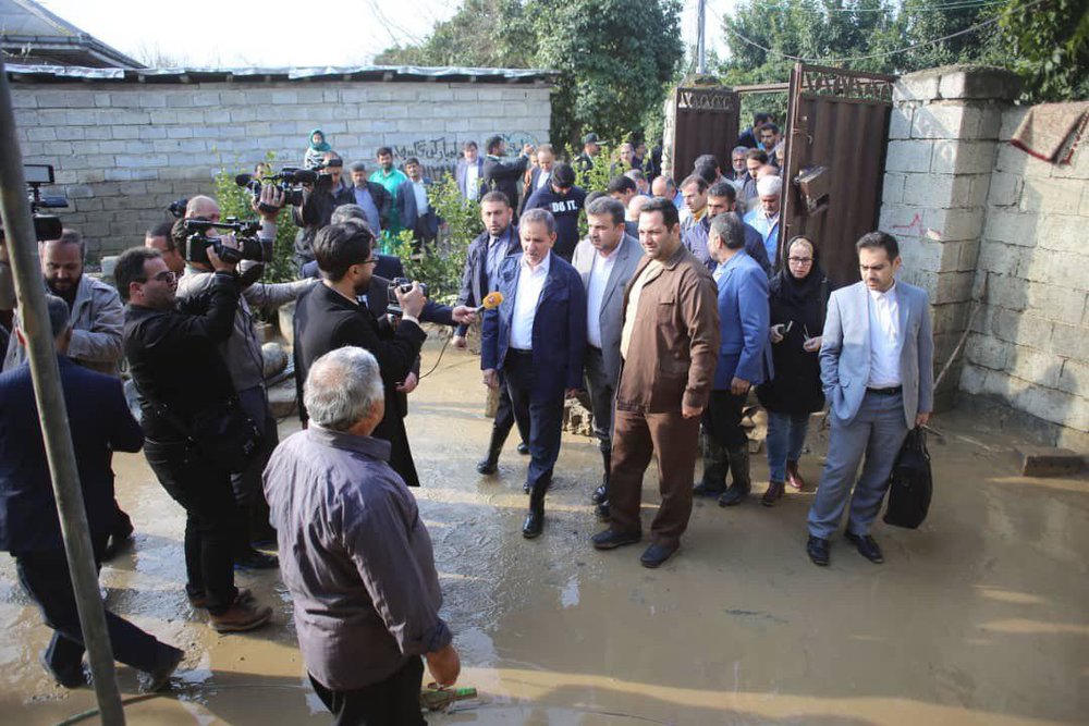 دولت برای جبران خسارت سیل کنار مردم مازندران ایستاده است