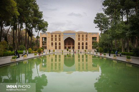 Reflection of splendid Safavid mansion
