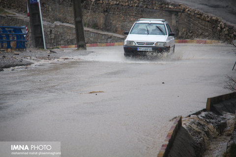 رخداد بیشترین بارش در اسلام‌آباد، فریدون‌شهر و بوئین‌میاندشت / مراقب لغزندگی جاده‌ها باشید